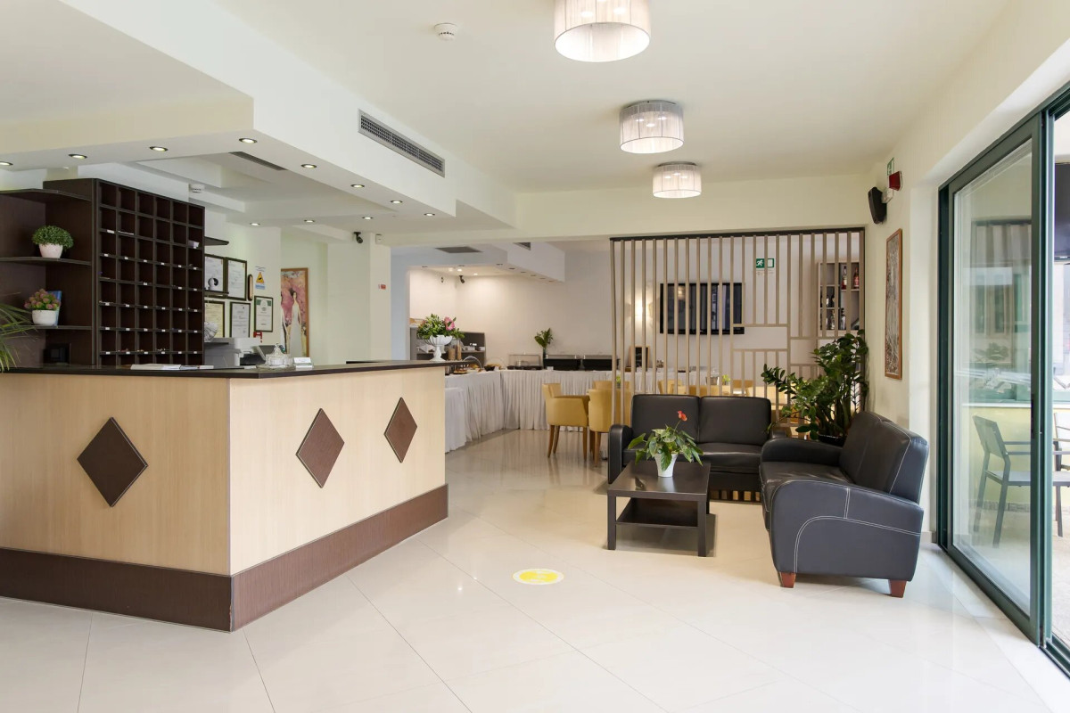 ATHINA BEACH HOTEL