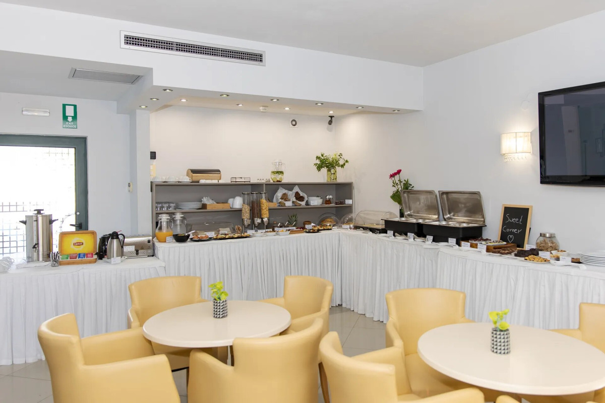 ATHINA BEACH HOTEL