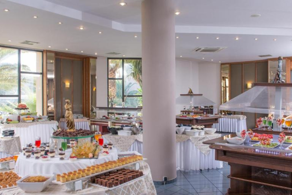 Athina Palace Resort and Spa