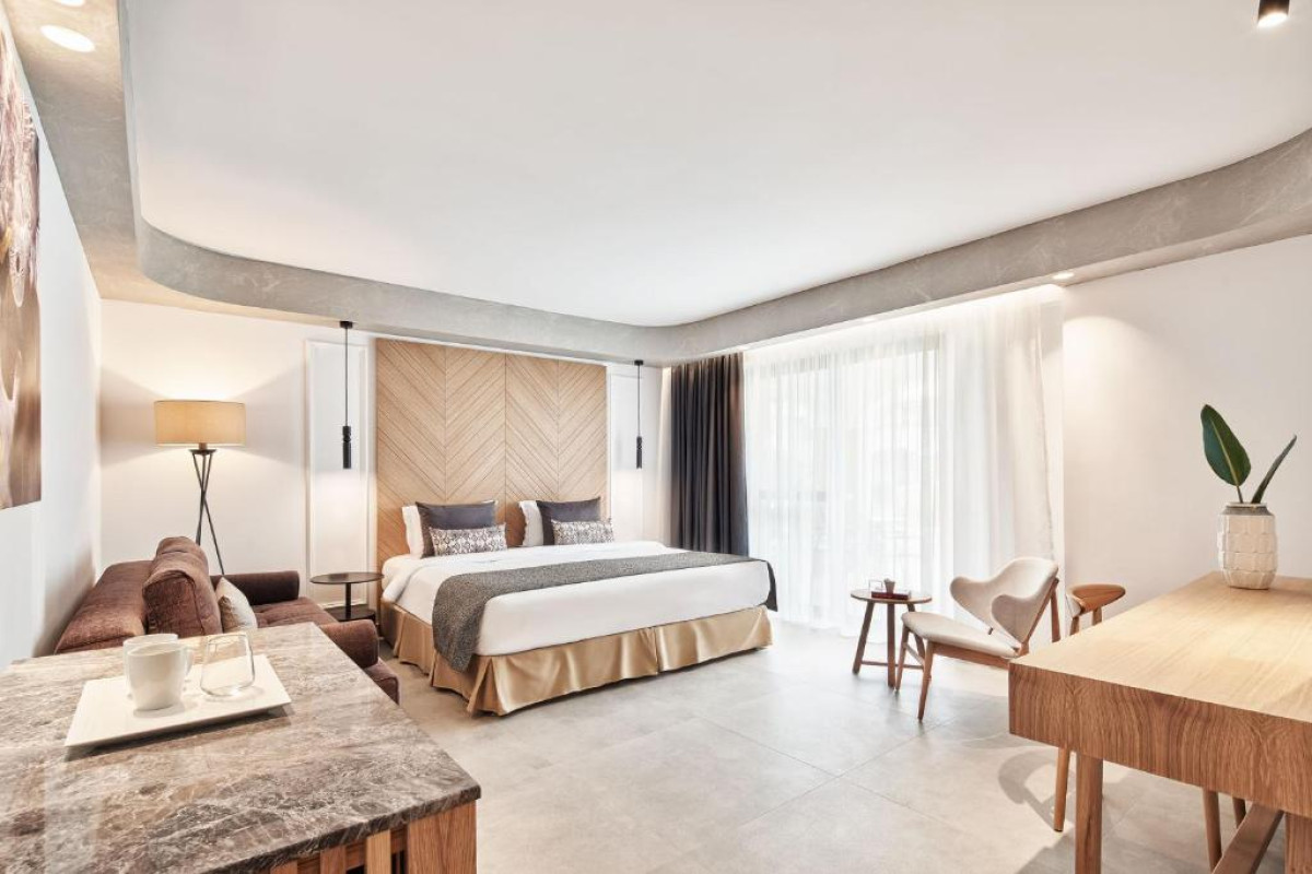 Atlantica Caldera Palace Resort