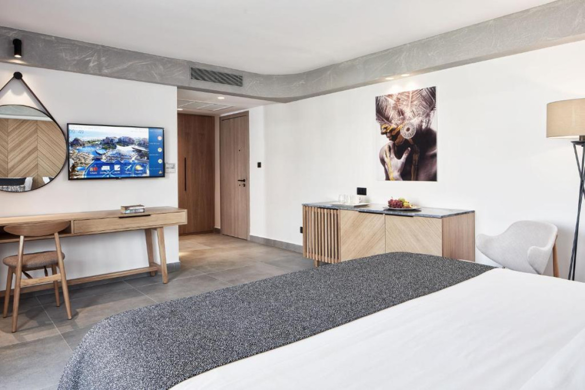 Atlantica Caldera Palace Resort