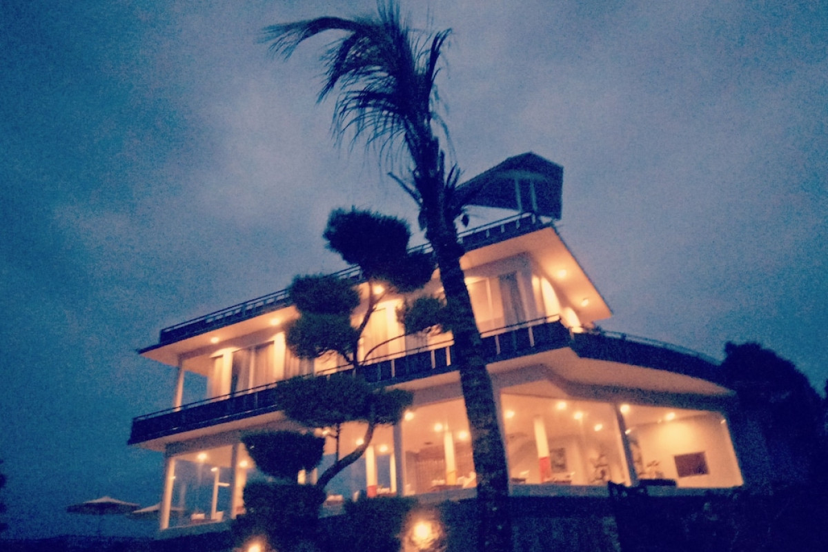 Atres Sari Resort