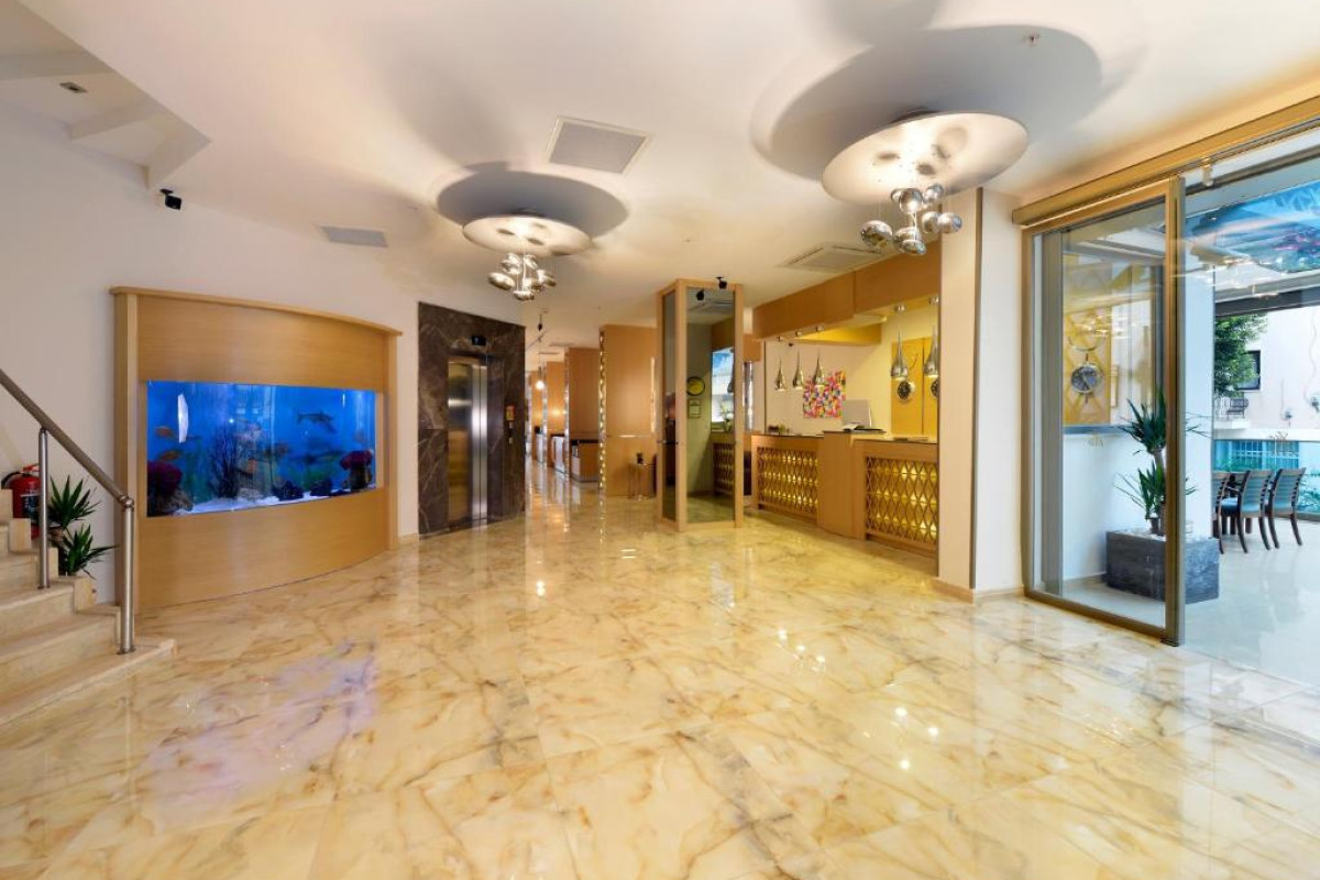 AURASIA DESIGN HOTEL
