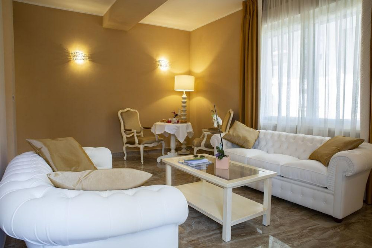 Aurum Suites