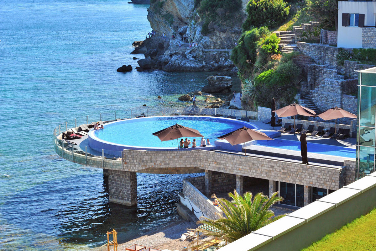 Avala Resort & Villas