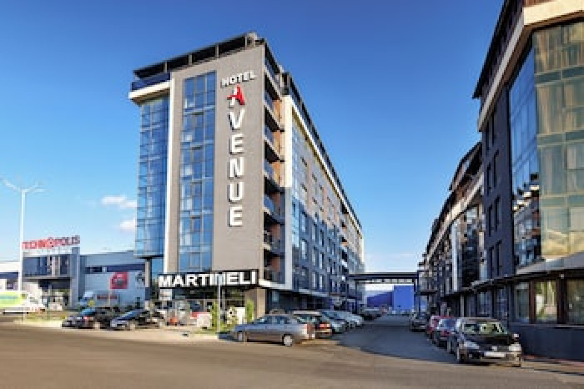 AVENUE DELUXE