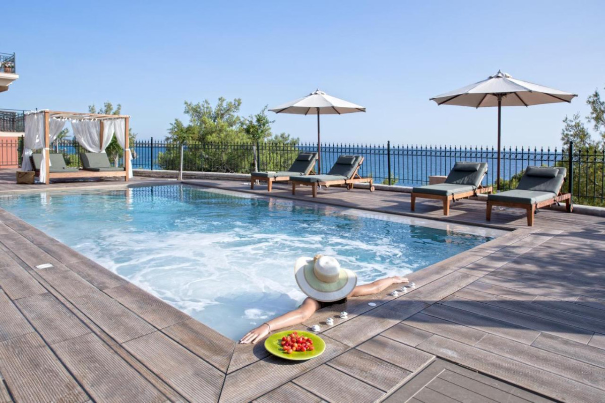 Avra Suites