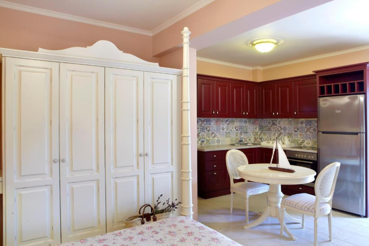 Avra Suites