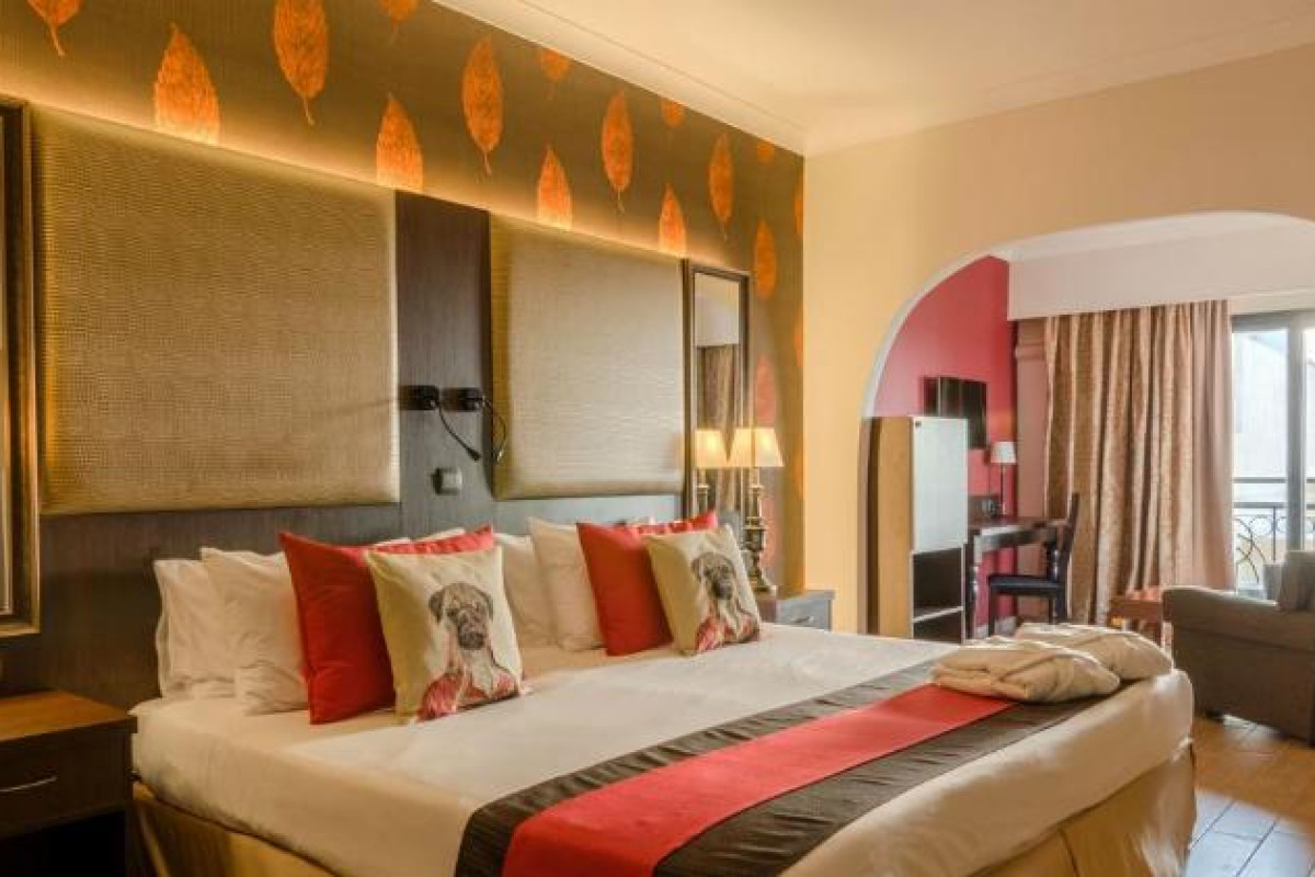 Hotel AX The Victoria