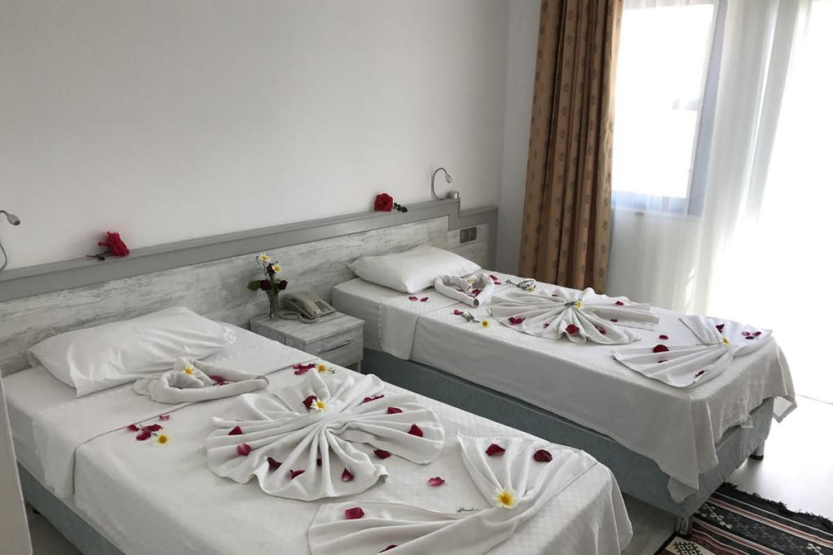 AYMES HOTEL