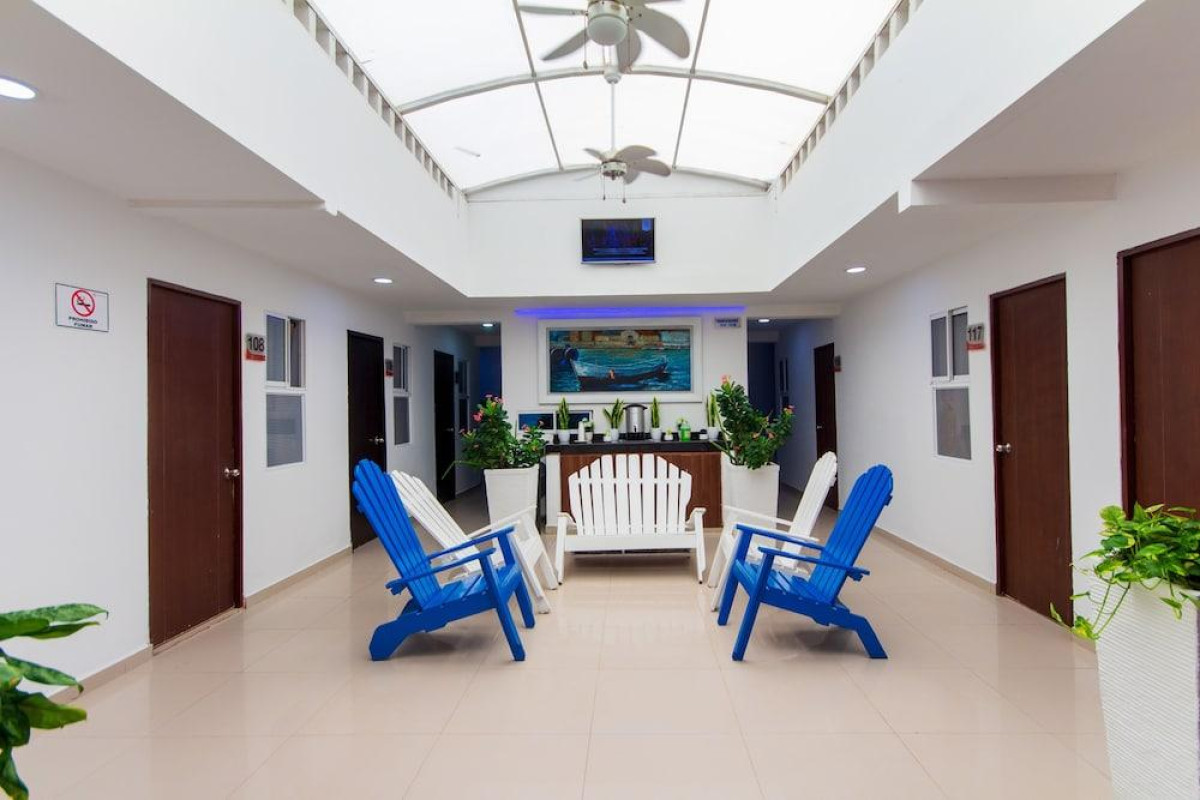 Azuán Suites Hotel By GEH Suites