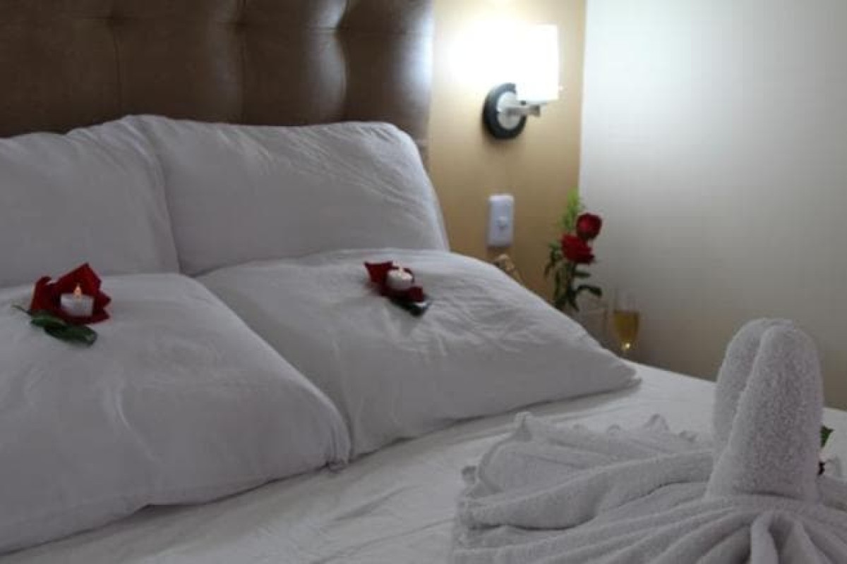 Azuán Suites Hotel By GEH Suites