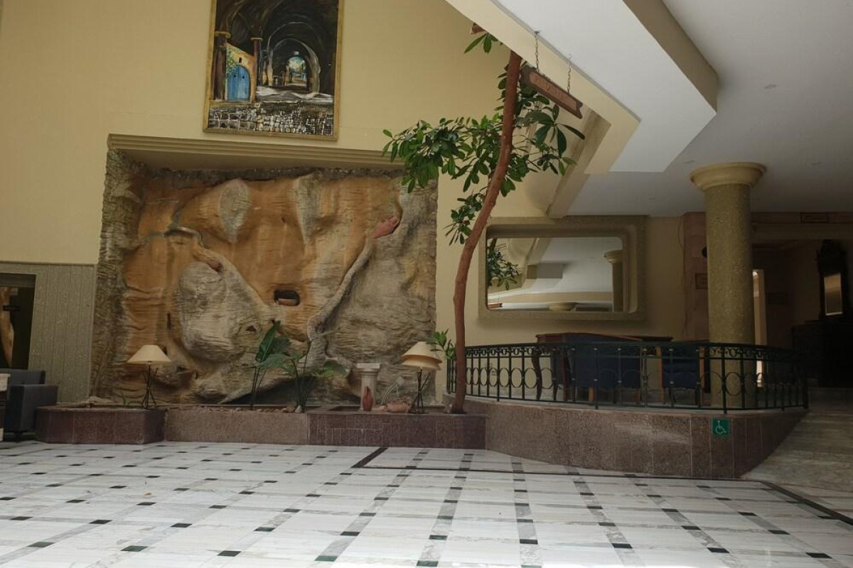 Azur Plaza