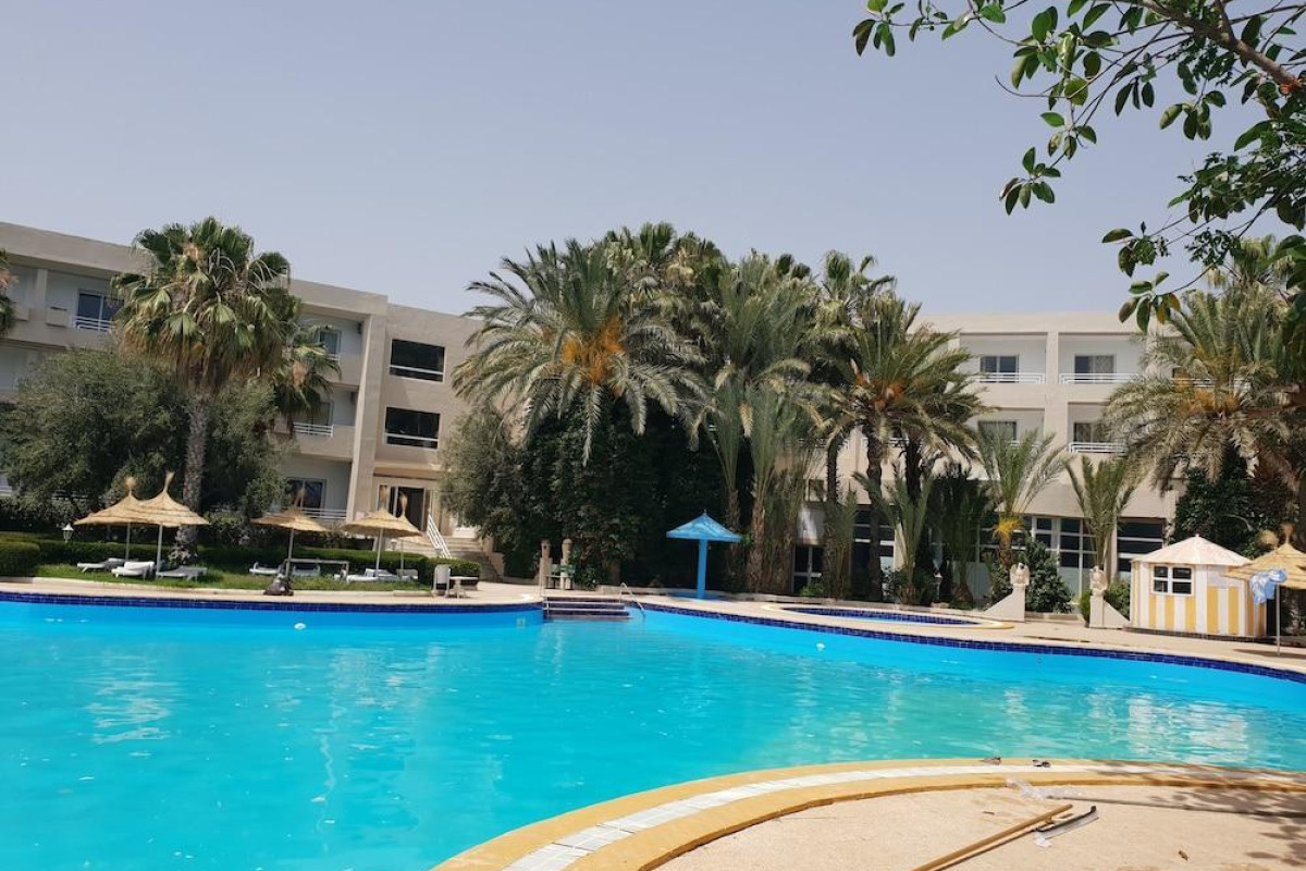 Azur Plaza