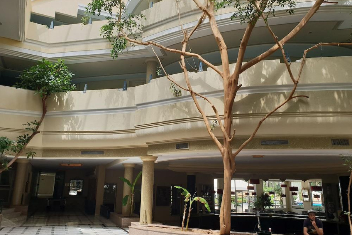 Azur Plaza