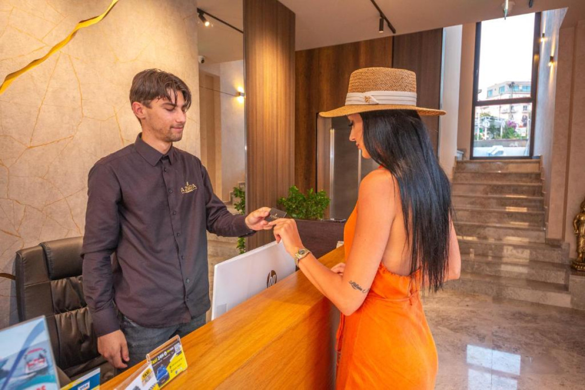 Hotel Azura
