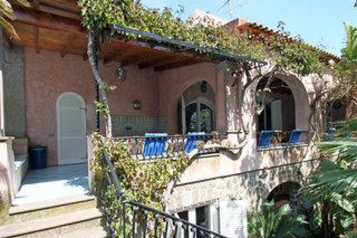 Bacot - Four Bedroom