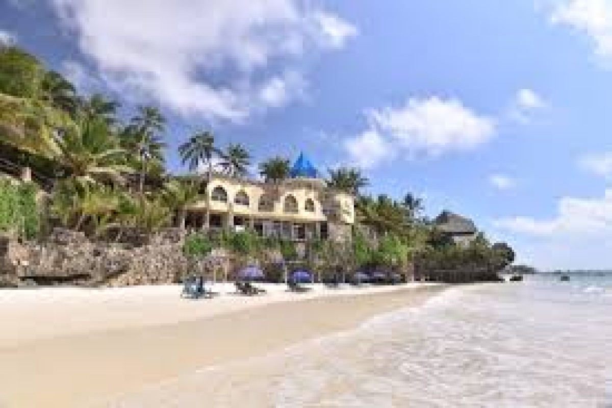 BAHARI BEACH HOTEL