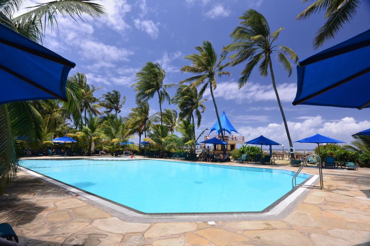 BAHARI BEACH HOTEL