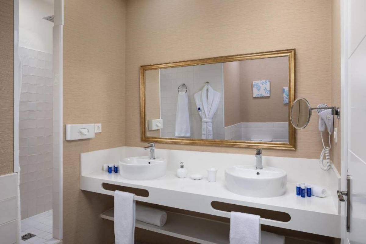 Hotel Bahiazul Villas & Club