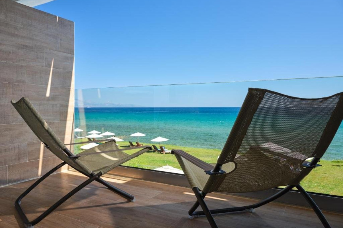 CAVO ORIENT BEACH HOTEL
