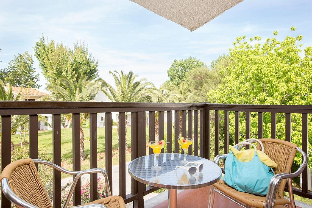 Golden Coast Hotel & Bungalows