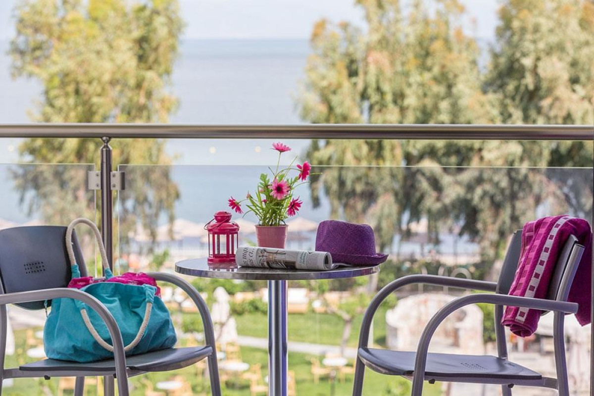 Golden Coast Hotel & Bungalows
