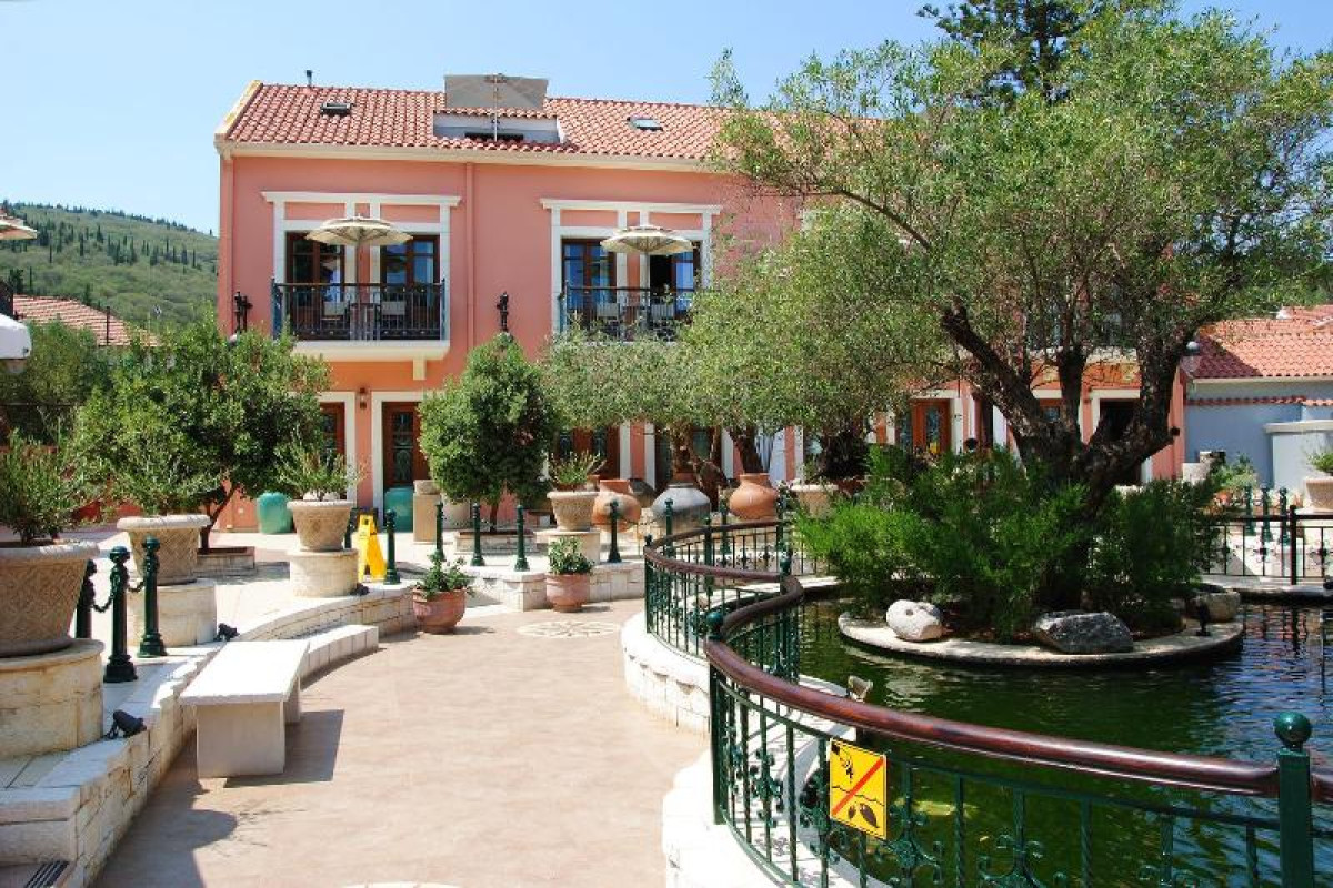 Balhambra Suites - Adults Only