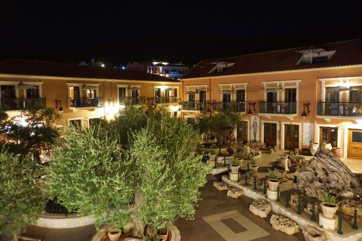 Balhambra Suites - Adults Only