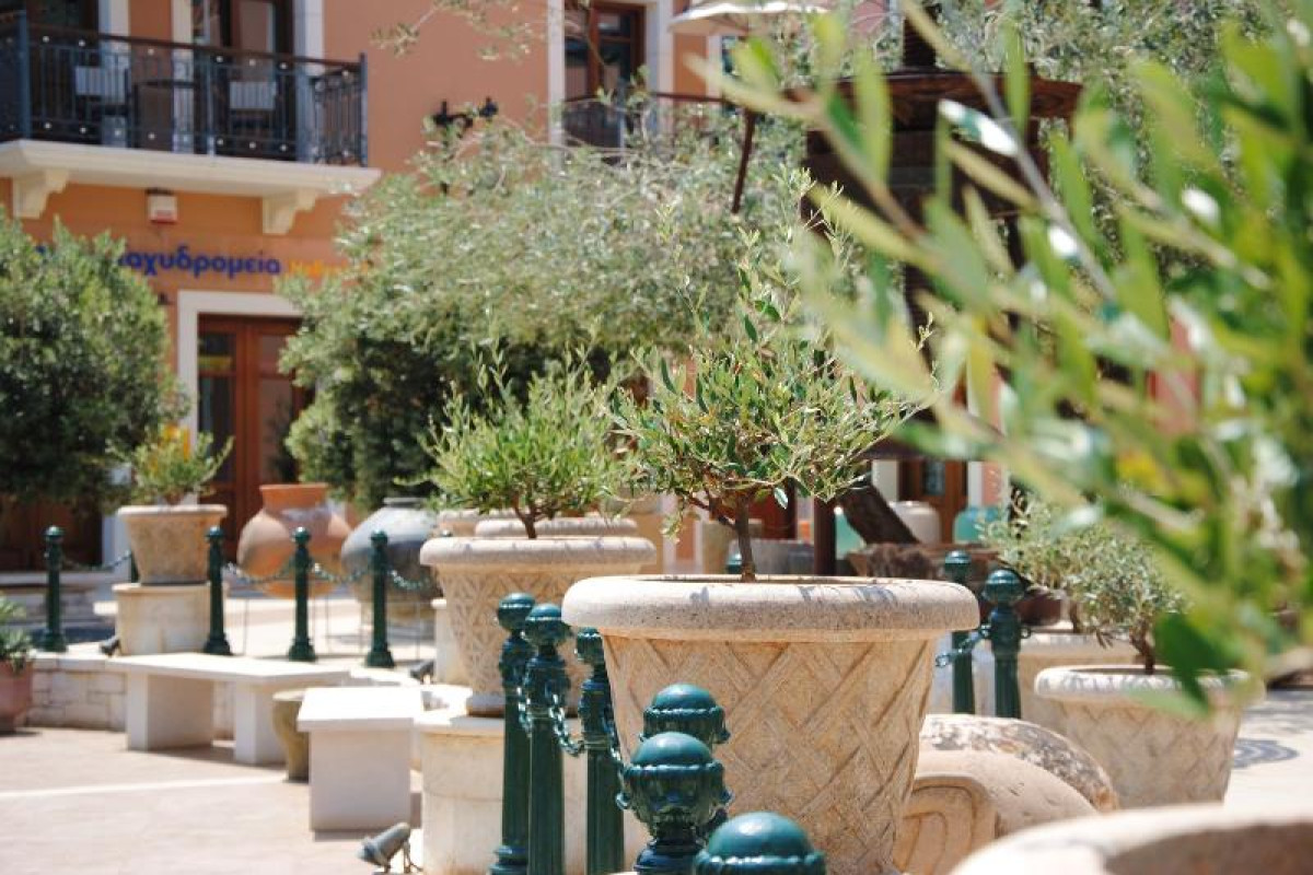 Balhambra Suites - Adults Only