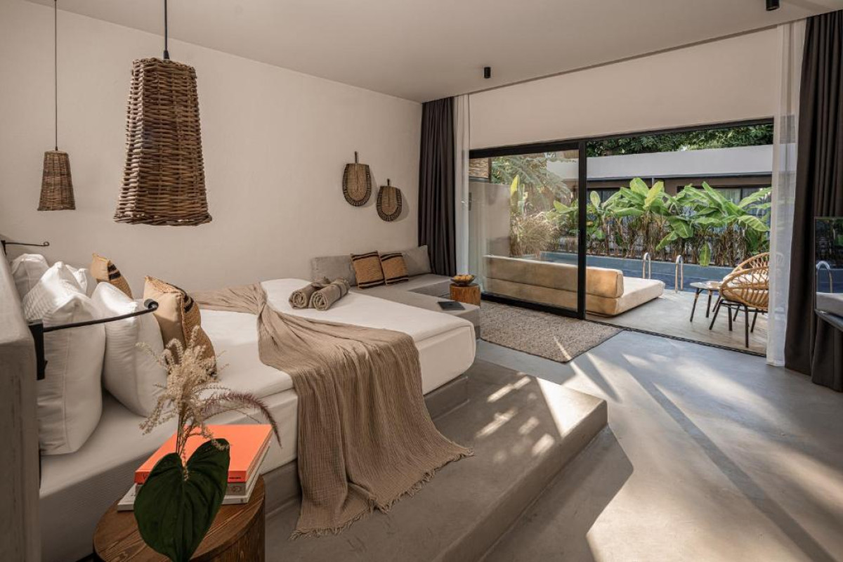Balmy Beach Resort