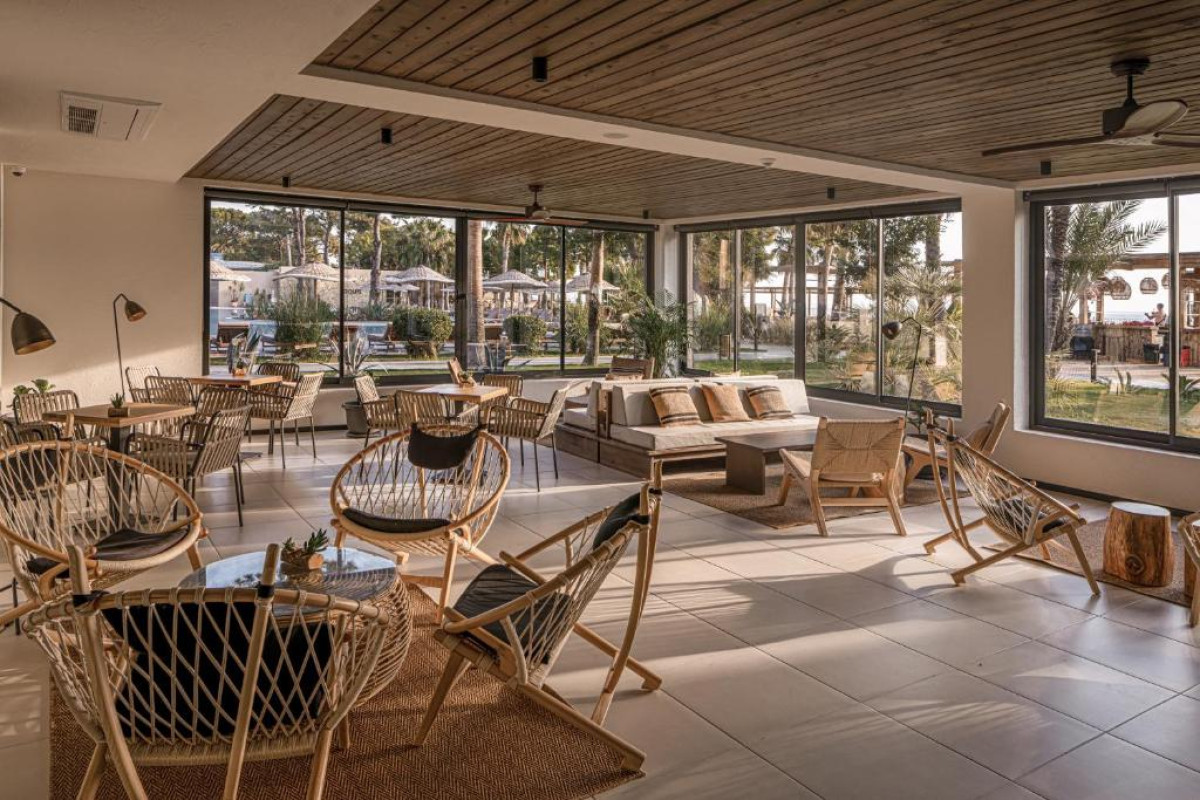 Balmy Beach Resort