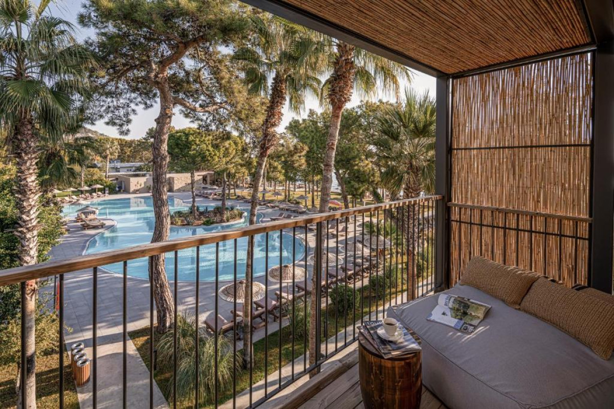 Balmy Beach Resort