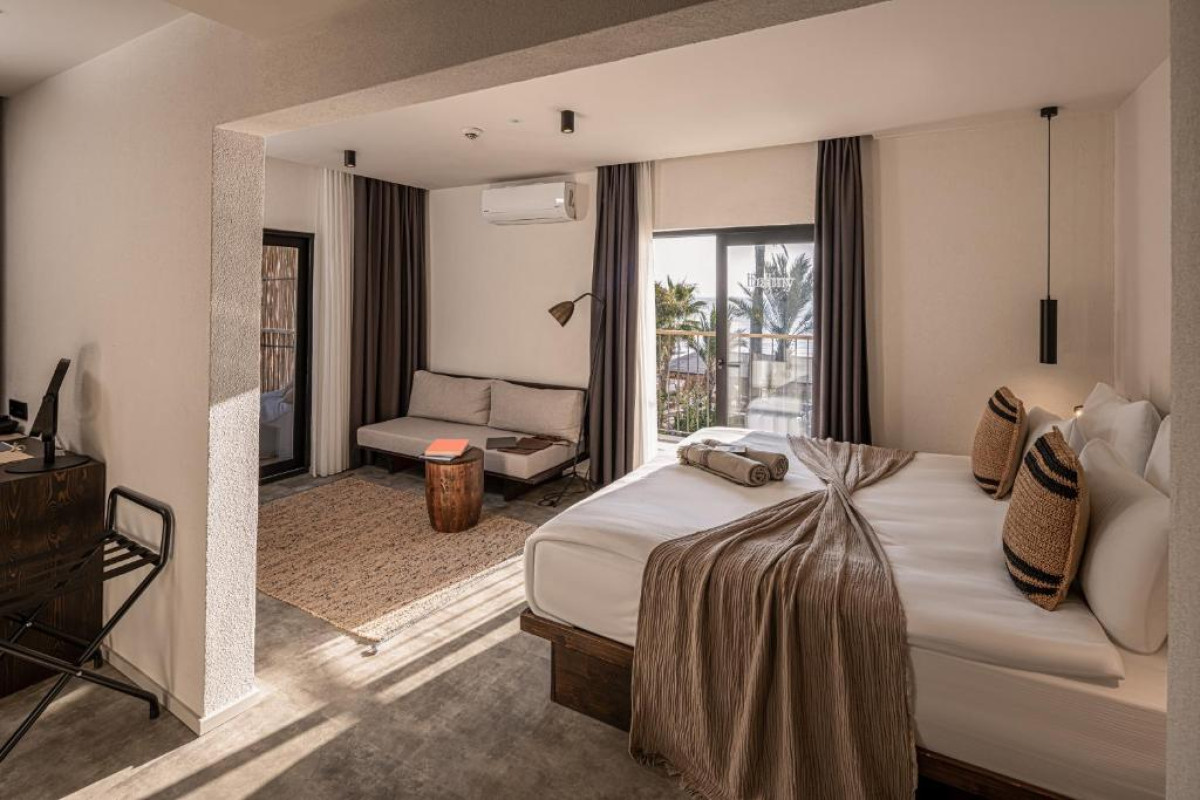 Balmy Beach Resort