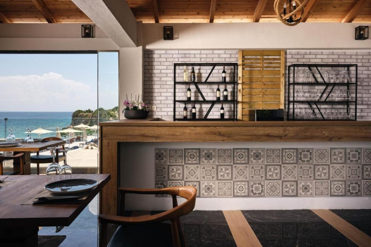 CAVO ORIENT BEACH HOTEL