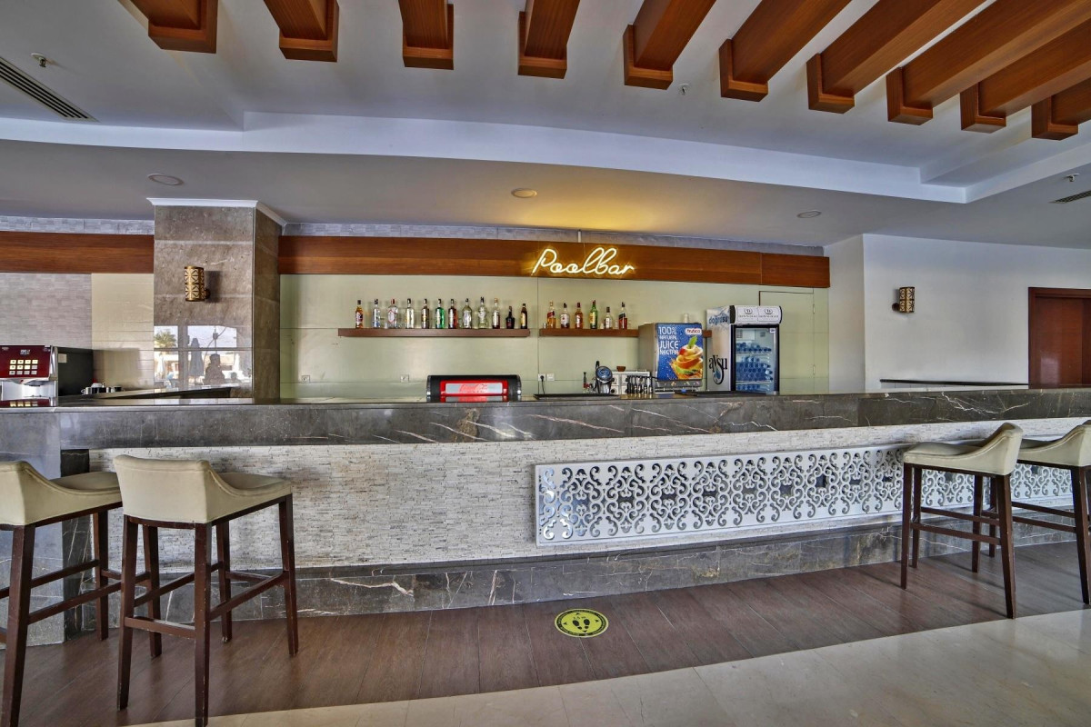 Side Aluna Hotel