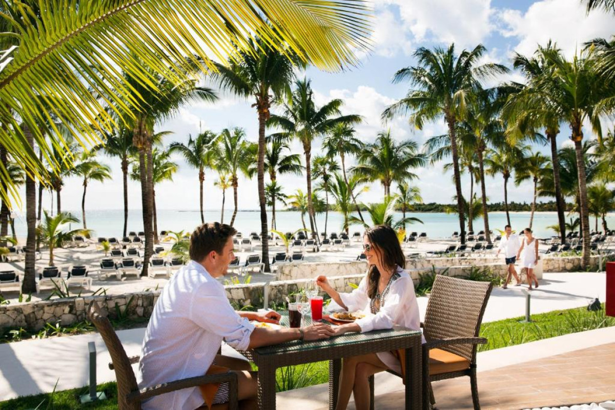 Hotel Barcelo Maya Beach