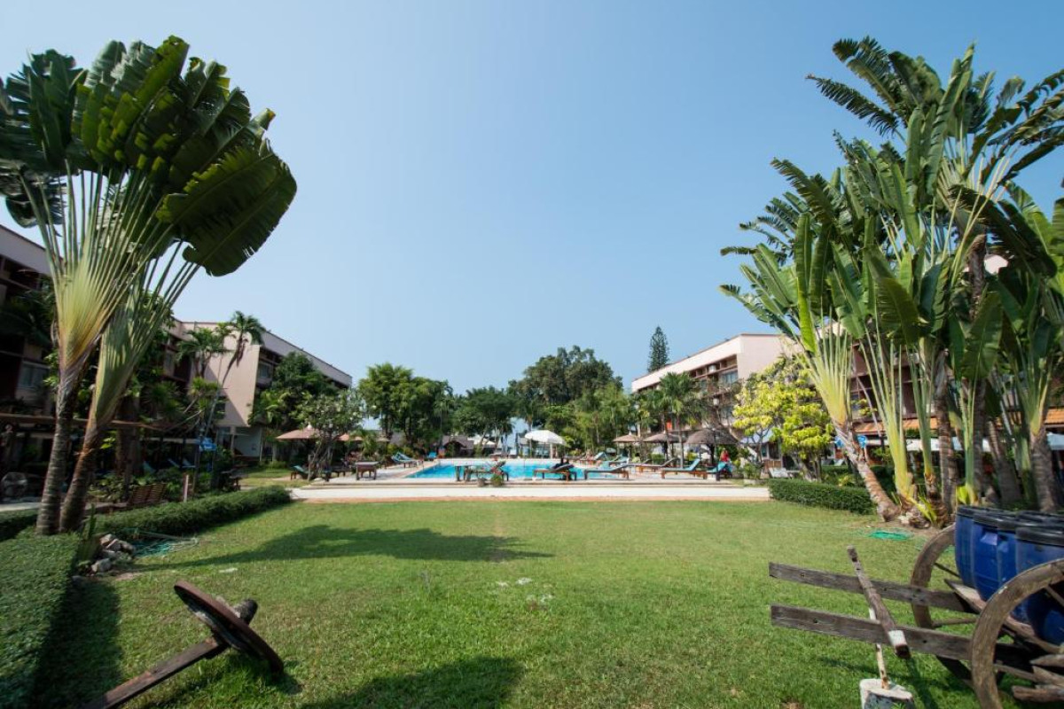 Basaya Beach Hotel  Resort