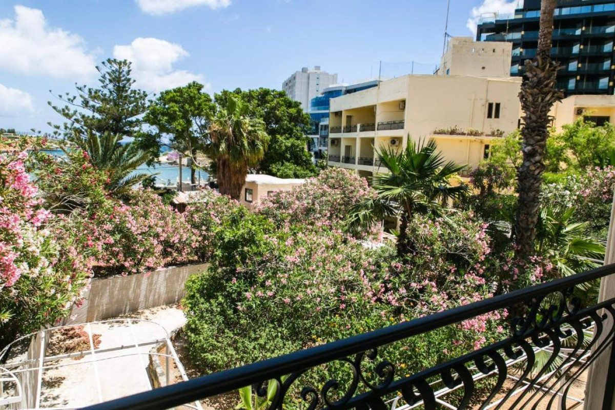 Beach Garden Hotel