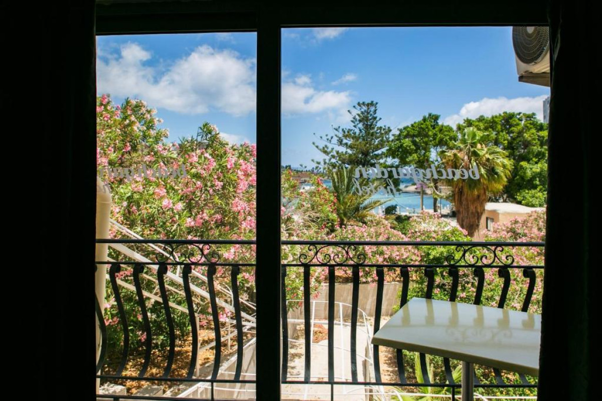 Beach Garden Hotel