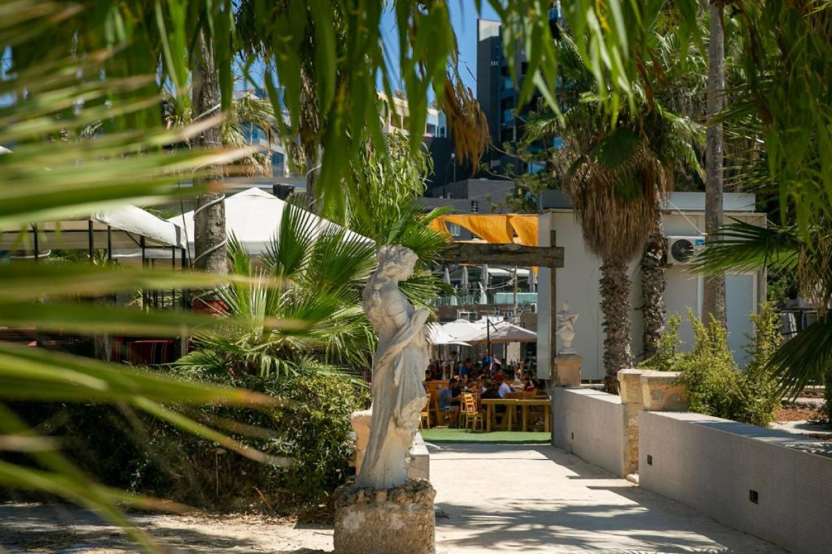 Beach Garden Hotel