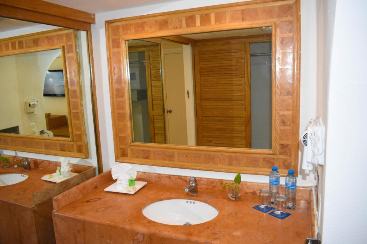 Beachscape Kin Ha Villas  Suites