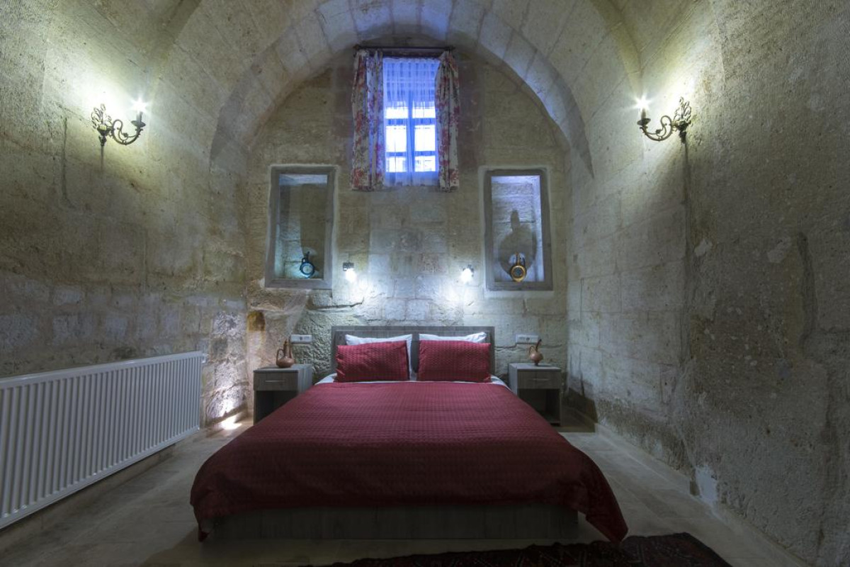 BEDROCK CAVE HOTEL