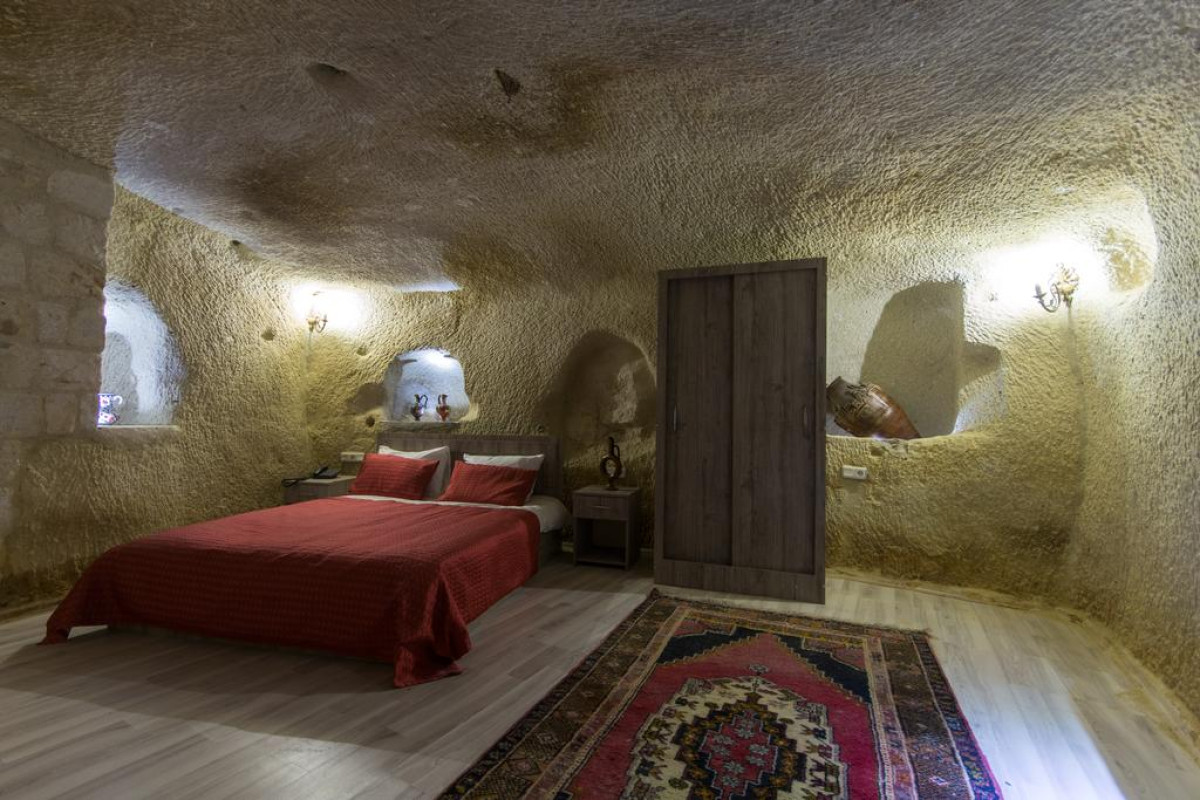 BEDROCK CAVE HOTEL