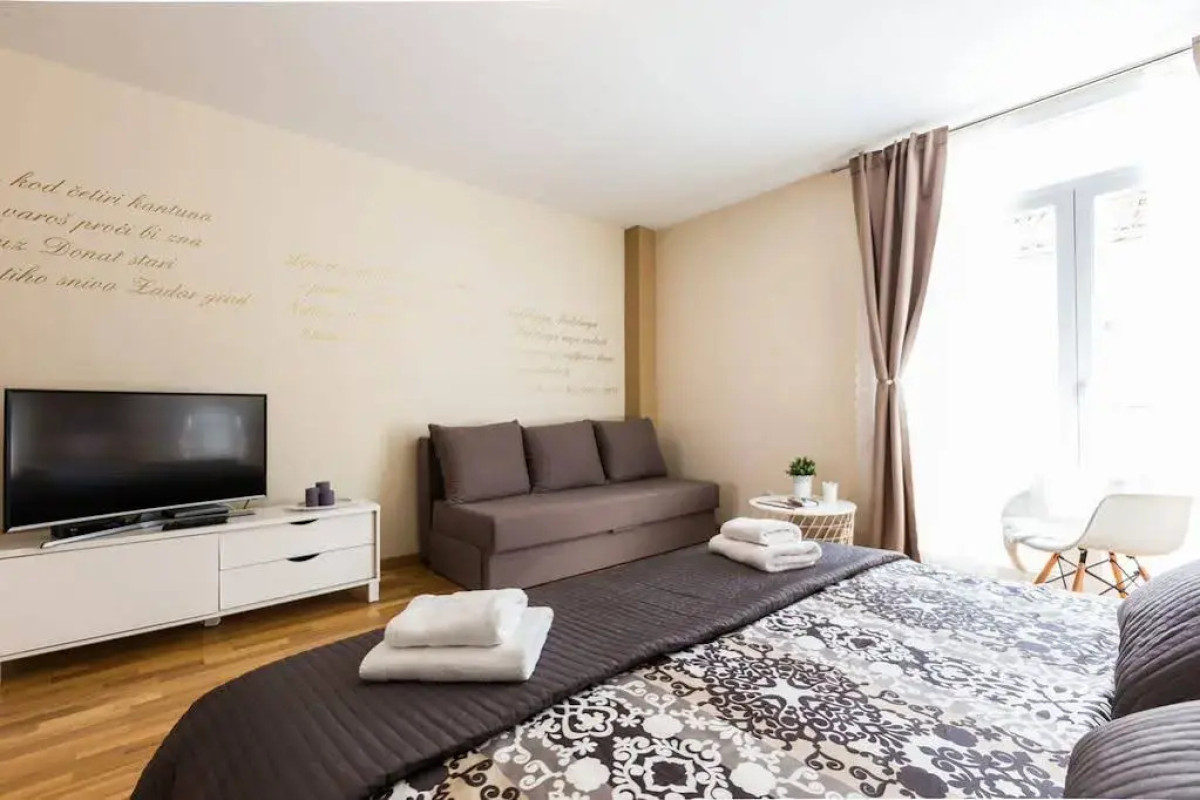 BELL APARTMENT