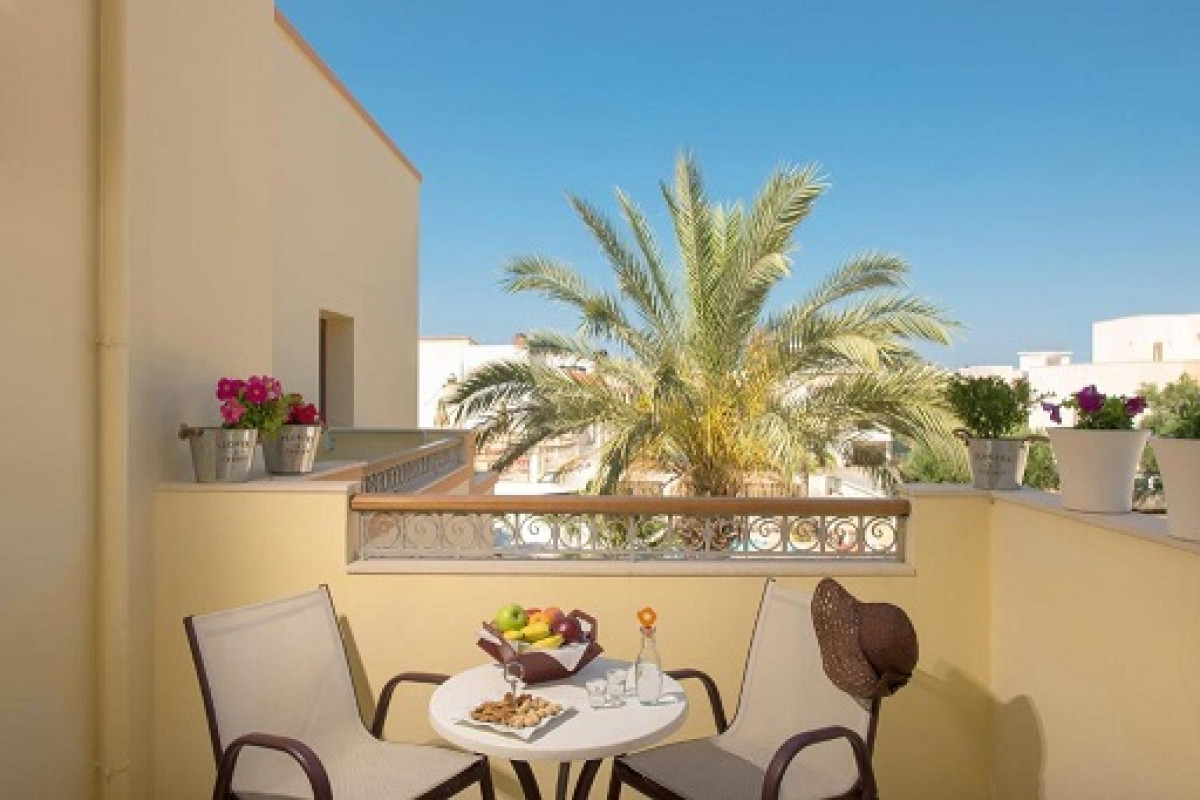 BELLA ELENA APARTMENTS