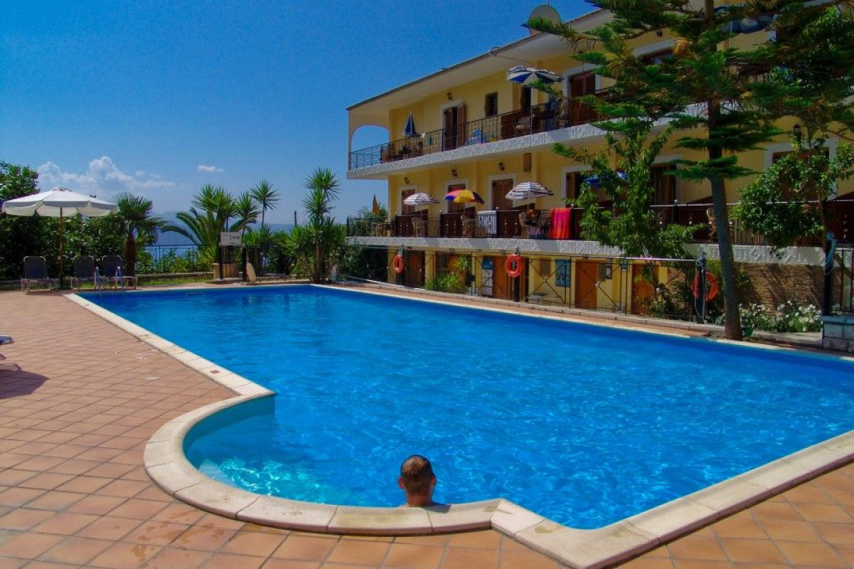 Bella Vista Hotel & Apartments
