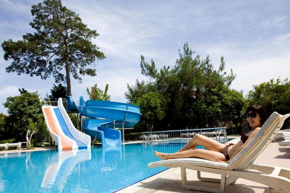 BELPOINT BEACH HOTEL