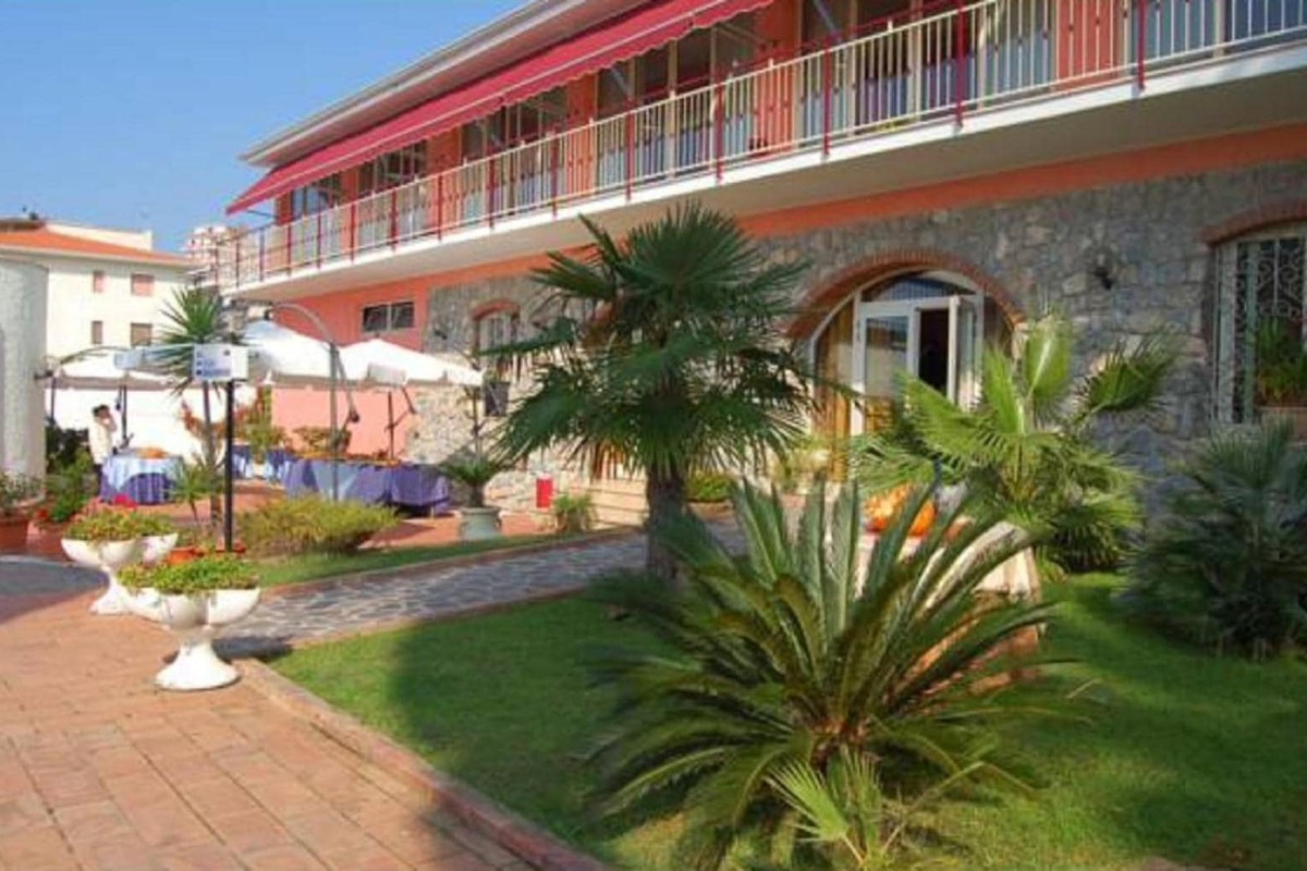 Belvedere Club Hotel