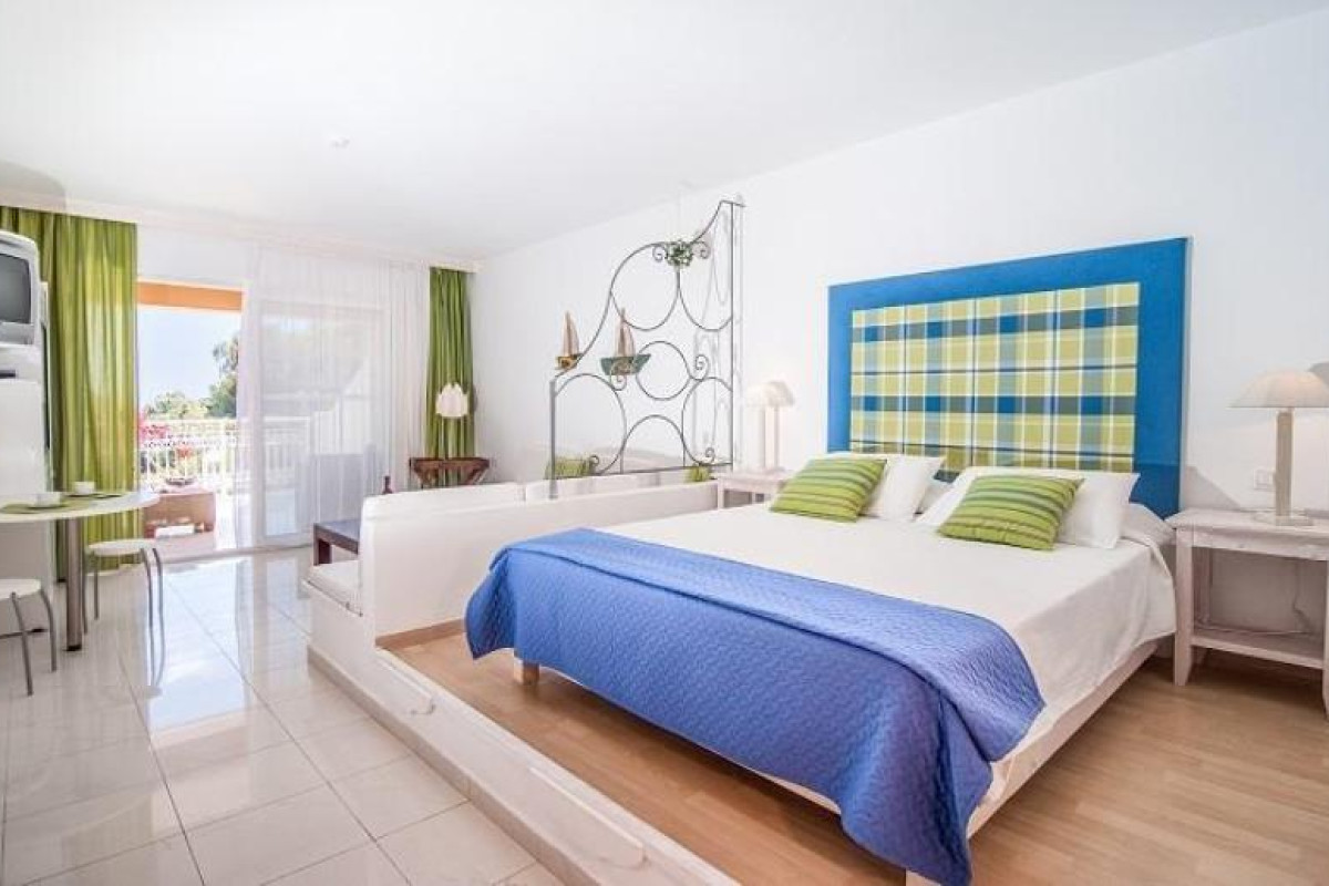 Belvedere Gerakas Luxury Suites